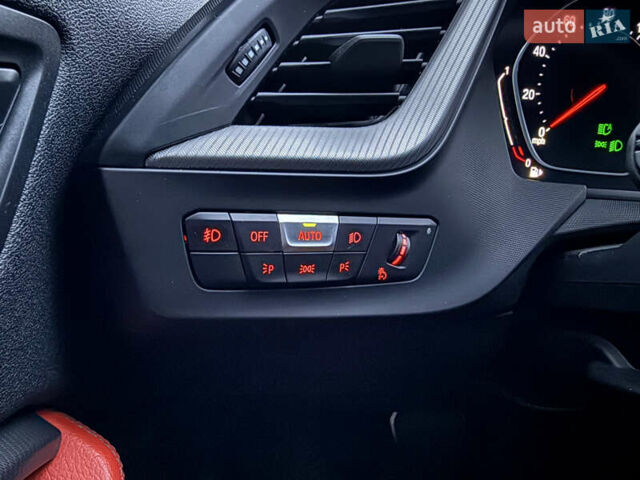 Серый БМВ 2 Серия, объемом двигателя 2 л и пробегом 32 тыс. км за 26000 $, фото 19 на Automoto.ua