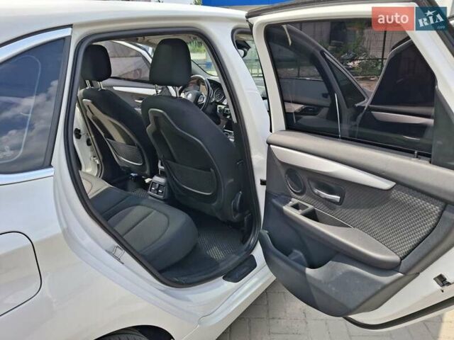 Белый БМВ 2 Series Active Tourer, объемом двигателя 1.6 л и пробегом 285 тыс. км за 6000 $, фото 10 на Automoto.ua
