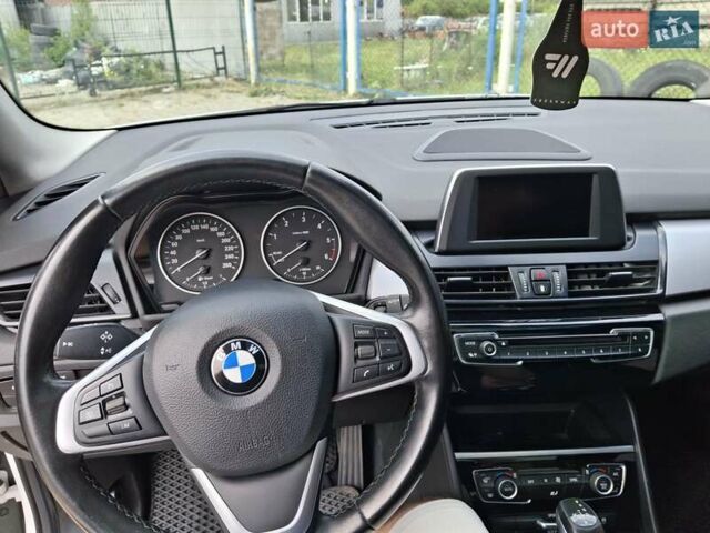 Белый БМВ 2 Series Active Tourer, объемом двигателя 1.6 л и пробегом 285 тыс. км за 6000 $, фото 16 на Automoto.ua