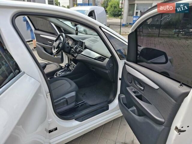 Белый БМВ 2 Series Active Tourer, объемом двигателя 1.6 л и пробегом 285 тыс. км за 6000 $, фото 11 на Automoto.ua