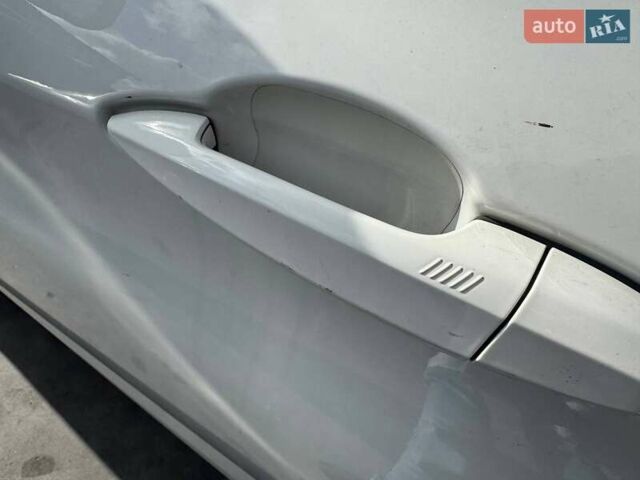 Білий БМВ 2 Series Active Tourer, об'ємом двигуна 2 л та пробігом 78 тис. км за 15900 $, фото 6 на Automoto.ua