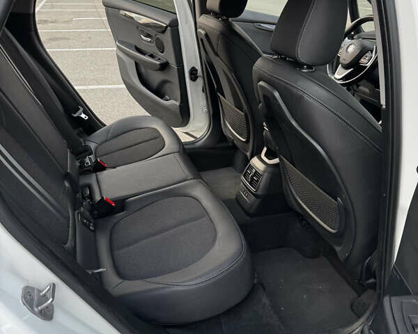 Белый БМВ 2 Series Active Tourer, объемом двигателя 2 л и пробегом 154 тыс. км за 18500 $, фото 3 на Automoto.ua