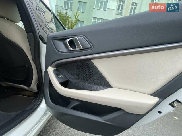 Білий БМВ 2 Series Gran Coupe, об'ємом двигуна 2 л та пробігом 22 тис. км за 25000 $, фото 27 на Automoto.ua