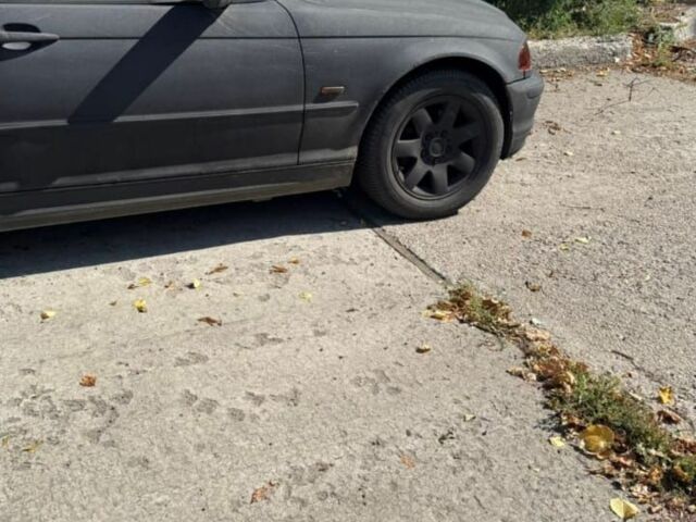 Черный БМВ 2 Series Gran Tourer, объемом двигателя 2 л и пробегом 530 тыс. км за 952 $, фото 3 на Automoto.ua