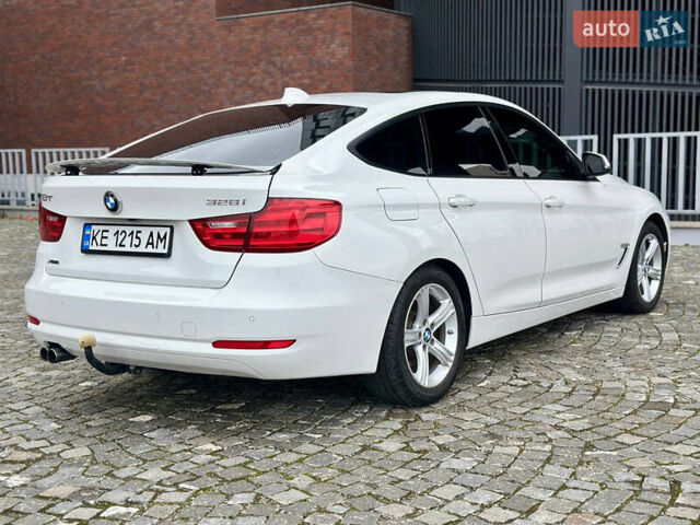 Білий БМВ 3 Серія ГТ, об'ємом двигуна 2 л та пробігом 185 тис. км за 14700 $, фото 6 на Automoto.ua