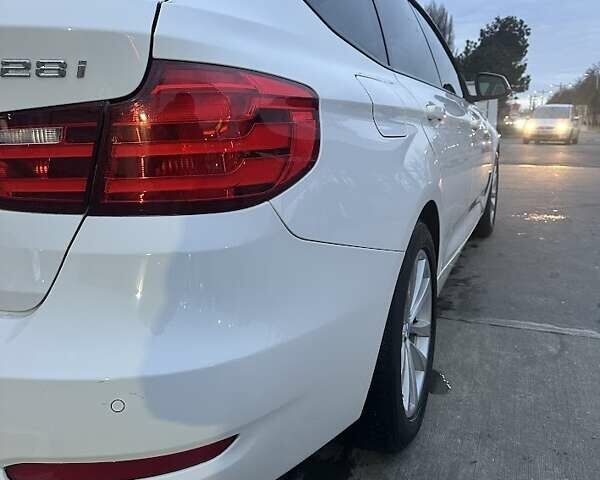 БМВ 3 Серия ГТ 2014 в Киеве на Automoto.ua Белый БМВ 3 Серия ГТ, объемом двигателя 2 л и пробегом 144 тыс. км за 20000 $, фото 5 на Automoto.ua