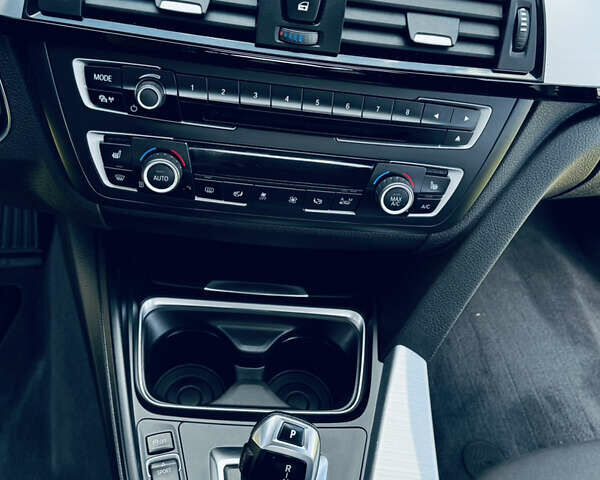 Білий БМВ 3 Серія ГТ, об'ємом двигуна 2 л та пробігом 314 тис. км за 17300 $, фото 26 на Automoto.ua