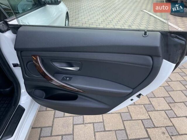 БМВ 3 Серия ГТ 2015 в Львове на Automoto.ua Белый БМВ 3 Серия ГТ, объемом двигателя 2 л и пробегом 179 тыс. км за 17000 $, фото 11 на Automoto.ua