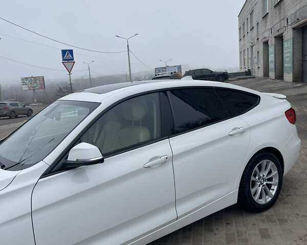 Белый БМВ 3 Серия ГТ, объемом двигателя 2 л и пробегом 89 тыс. км за 17200 $, фото 21 на Automoto.ua