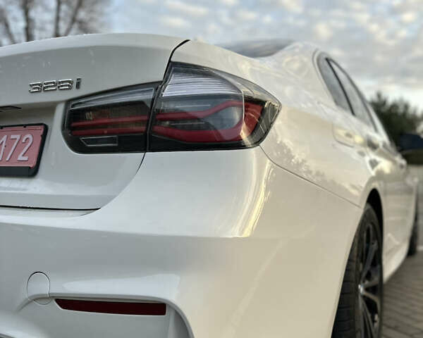 Білий БМВ 3 Серія ГТ, об'ємом двигуна 2 л та пробігом 141 тис. км за 15900 $, фото 13 на Automoto.ua