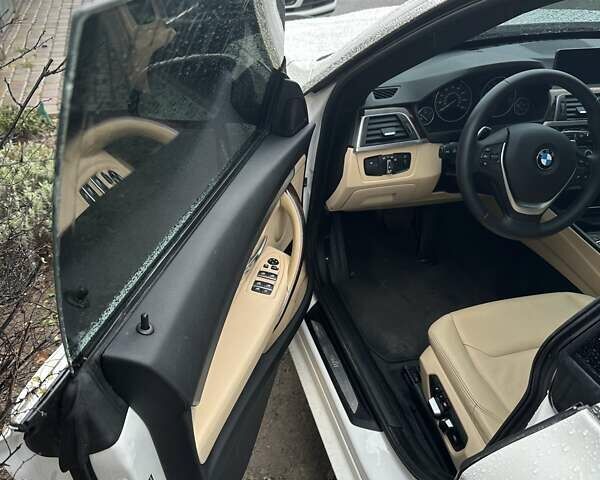 Білий БМВ 3 Серія ГТ, об'ємом двигуна 2 л та пробігом 72 тис. км за 23800 $, фото 5 на Automoto.ua