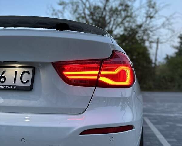 Білий БМВ 3 Серія ГТ, об'ємом двигуна 2 л та пробігом 196 тис. км за 21300 $, фото 10 на Automoto.ua