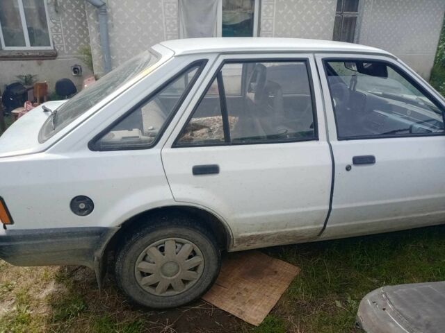 Белый БМВ 3 Серия, объемом двигателя 1.3 л и пробегом 45 тыс. км за 620 $, фото 2 на Automoto.ua