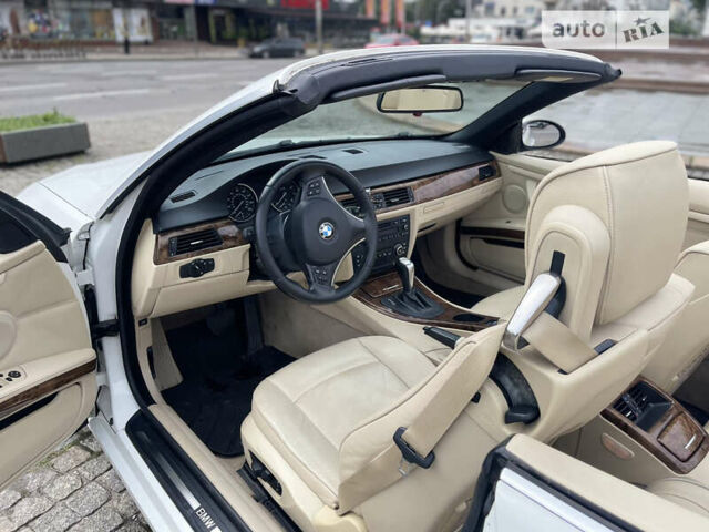 Белый БМВ 3 Серия, объемом двигателя 3 л и пробегом 345 тыс. км за 11888 $, фото 3 на Automoto.ua