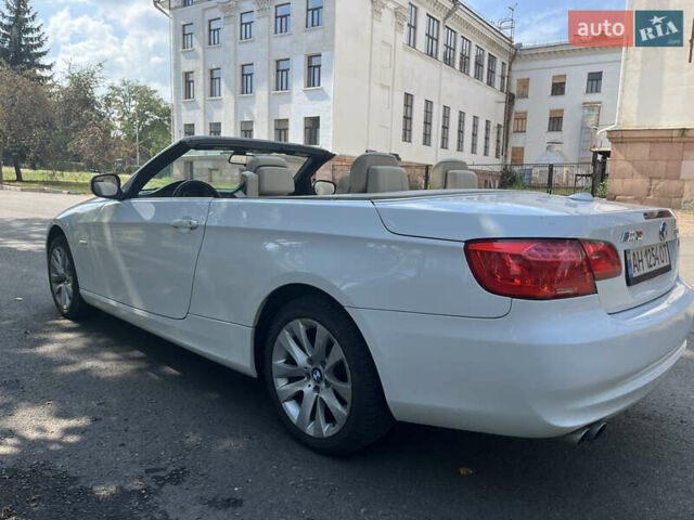 Белый БМВ 3 Серия, объемом двигателя 3 л и пробегом 110 тыс. км за 12500 $, фото 13 на Automoto.ua