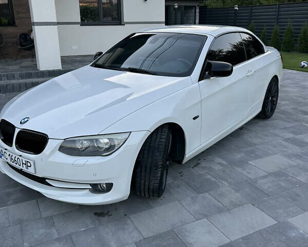 Белый БМВ 3 Серия, объемом двигателя 2 л и пробегом 157 тыс. км за 13500 $, фото 1 на Automoto.ua