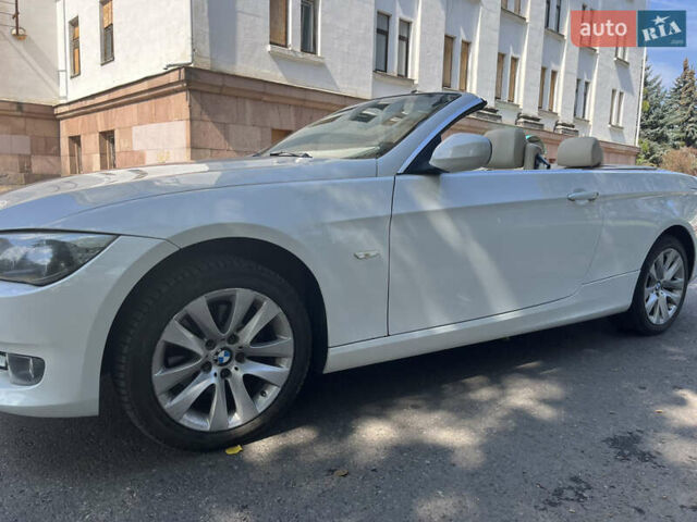 Белый БМВ 3 Серия, объемом двигателя 3 л и пробегом 110 тыс. км за 12500 $, фото 12 на Automoto.ua