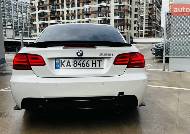 Білий БМВ 3 Серія, об'ємом двигуна 2.98 л та пробігом 136 тис. км за 12200 $, фото 9 на Automoto.ua