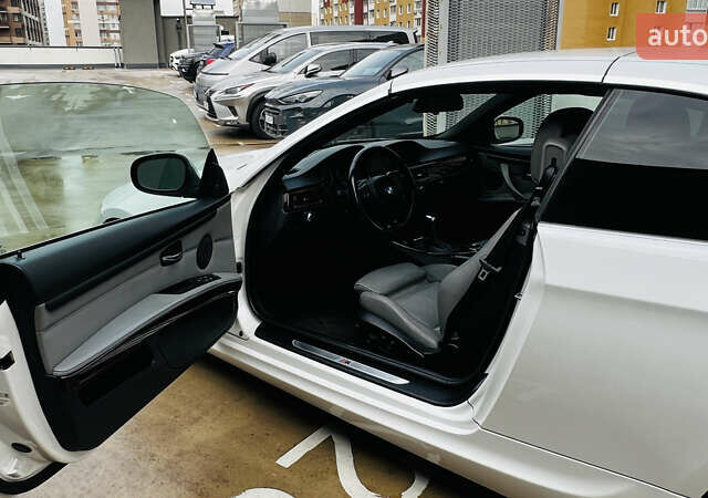 Білий БМВ 3 Серія, об'ємом двигуна 2.98 л та пробігом 136 тис. км за 12200 $, фото 18 на Automoto.ua