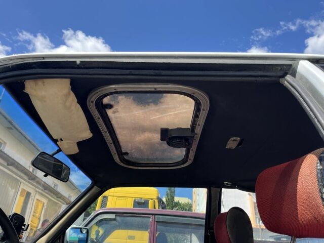 Белый БМВ 3 Серия, объемом двигателя 1.6 л и пробегом 400 тыс. км за 690 $, фото 4 на Automoto.ua