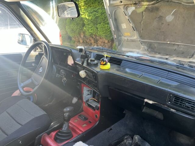 Белый БМВ 3 Серия, объемом двигателя 1.6 л и пробегом 400 тыс. км за 690 $, фото 7 на Automoto.ua