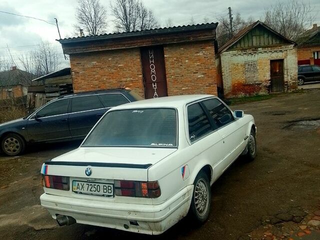 Белый БМВ 3 Серия, объемом двигателя 18 л и пробегом 205 тыс. км за 1000 $, фото 3 на Automoto.ua