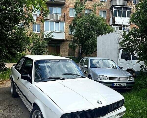 Белый БМВ 3 Серия, объемом двигателя 2 л и пробегом 355 тыс. км за 1700 $, фото 5 на Automoto.ua