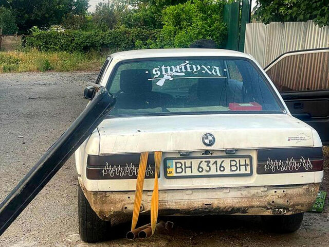 Белый БМВ 3 Серия, объемом двигателя 1.8 л и пробегом 0 тыс. км за 1000 $, фото 1 на Automoto.ua