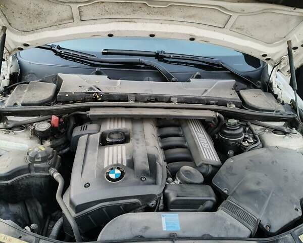 Белый БМВ 3 Серия, объемом двигателя 2.5 л и пробегом 86 тыс. км за 12000 $, фото 11 на Automoto.ua