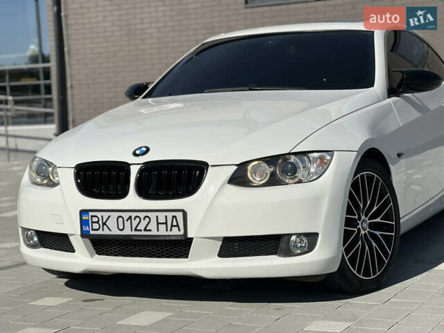 Білий БМВ 3 Серія, об'ємом двигуна 3 л та пробігом 265 тис. км за 10500 $, фото 10 на Automoto.ua