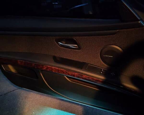 Белый БМВ 3 Серия, объемом двигателя 2.5 л и пробегом 86 тыс. км за 12000 $, фото 9 на Automoto.ua