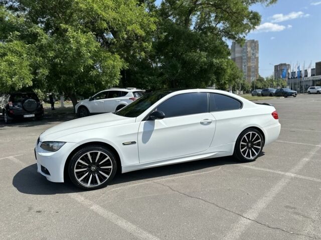 Белый БМВ 3 Серия, объемом двигателя 2 л и пробегом 312 тыс. км за 10000 $, фото 1 на Automoto.ua