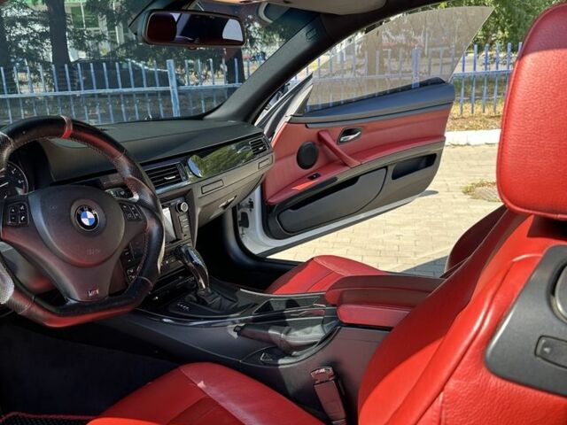 Белый БМВ 3 Серия, объемом двигателя 2 л и пробегом 312 тыс. км за 10000 $, фото 6 на Automoto.ua