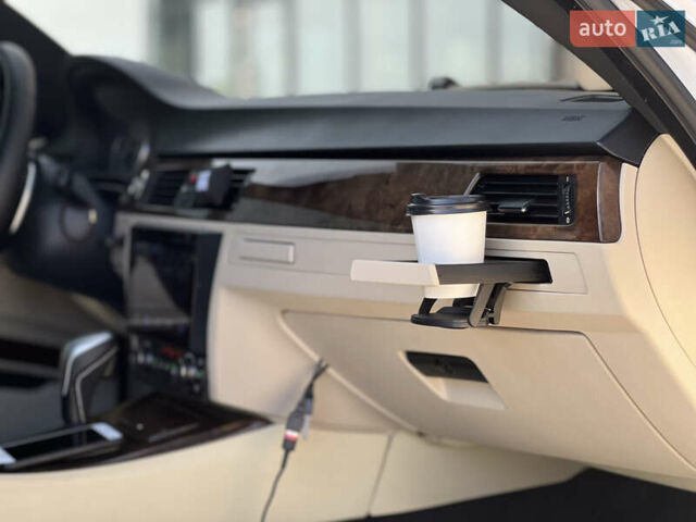 Білий БМВ 3 Серія, об'ємом двигуна 3 л та пробігом 265 тис. км за 10500 $, фото 28 на Automoto.ua