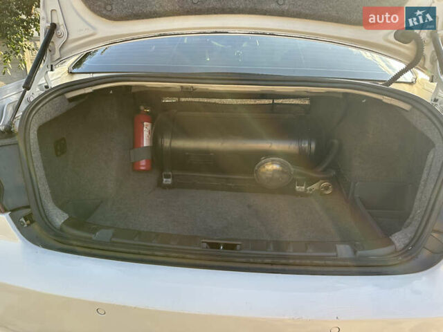 Белый БМВ 3 Серия, объемом двигателя 2 л и пробегом 245 тыс. км за 9200 $, фото 9 на Automoto.ua