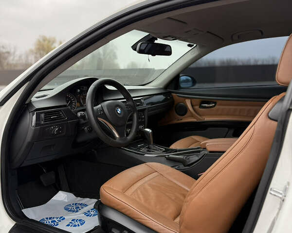 Белый БМВ 3 Серия, объемом двигателя 2 л и пробегом 250 тыс. км за 10499 $, фото 10 на Automoto.ua