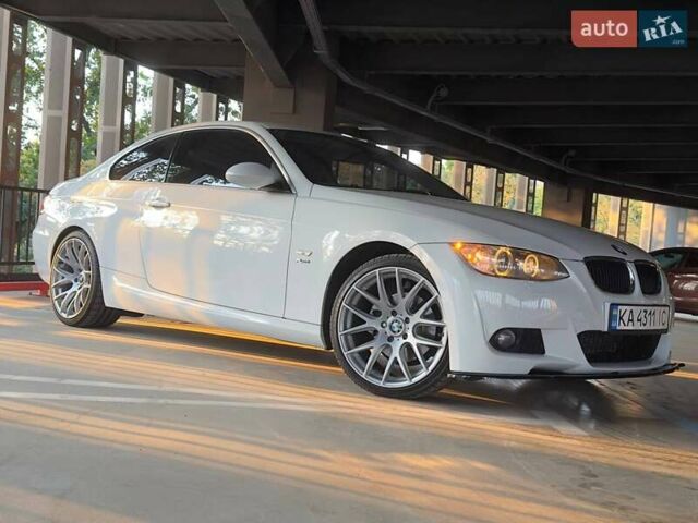 Белый БМВ 3 Серия, объемом двигателя 3 л и пробегом 193 тыс. км за 12500 $, фото 1 на Automoto.ua