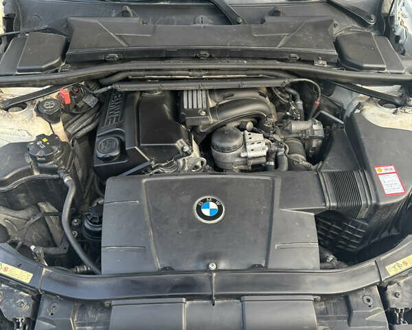 Білий БМВ 3 Серія, об'ємом двигуна 2 л та пробігом 237 тис. км за 8200 $, фото 14 на Automoto.ua