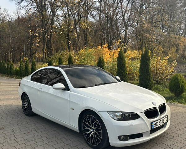 Білий БМВ 3 Серія, об'ємом двигуна 2 л та пробігом 237 тис. км за 8200 $, фото 1 на Automoto.ua