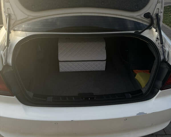 Білий БМВ 3 Серія, об'ємом двигуна 2 л та пробігом 237 тис. км за 8200 $, фото 11 на Automoto.ua