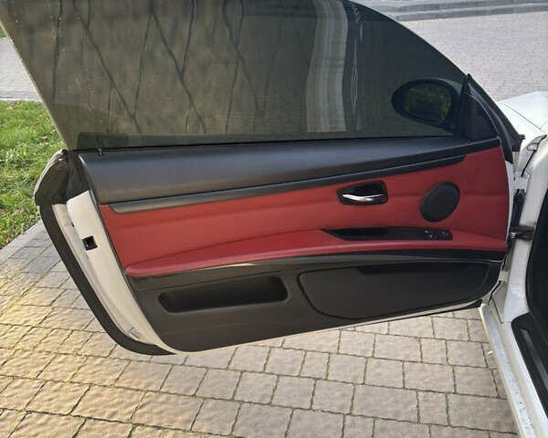 Білий БМВ 3 Серія, об'ємом двигуна 2 л та пробігом 237 тис. км за 8200 $, фото 17 на Automoto.ua