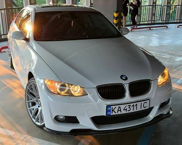 Белый БМВ 3 Серия, объемом двигателя 3 л и пробегом 193 тыс. км за 12500 $, фото 2 на Automoto.ua