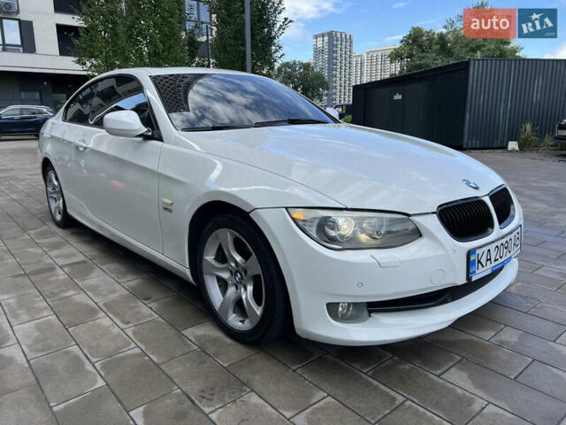 Белый БМВ 3 Серия, объемом двигателя 3 л и пробегом 210 тыс. км за 9900 $, фото 11 на Automoto.ua