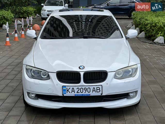 Белый БМВ 3 Серия, объемом двигателя 3 л и пробегом 210 тыс. км за 9900 $, фото 1 на Automoto.ua