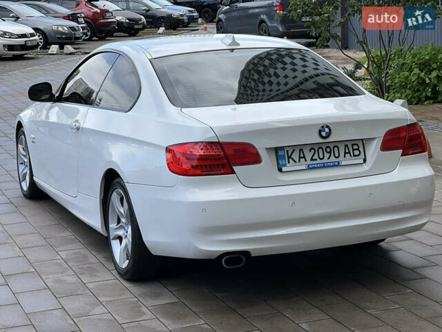 Белый БМВ 3 Серия, объемом двигателя 3 л и пробегом 210 тыс. км за 9900 $, фото 5 на Automoto.ua