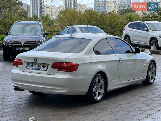 Белый БМВ 3 Серия, объемом двигателя 3 л и пробегом 210 тыс. км за 9900 $, фото 3 на Automoto.ua
