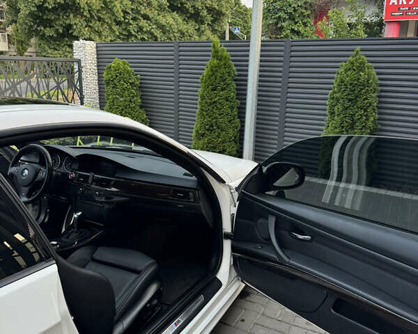Білий БМВ 3 Серія, об'ємом двигуна 3 л та пробігом 177 тис. км за 13700 $, фото 14 на Automoto.ua