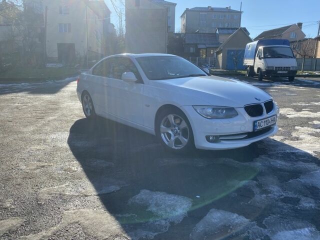 Білий БМВ 3 Серія, об'ємом двигуна 2 л та пробігом 230 тис. км за 12400 $, фото 1 на Automoto.ua