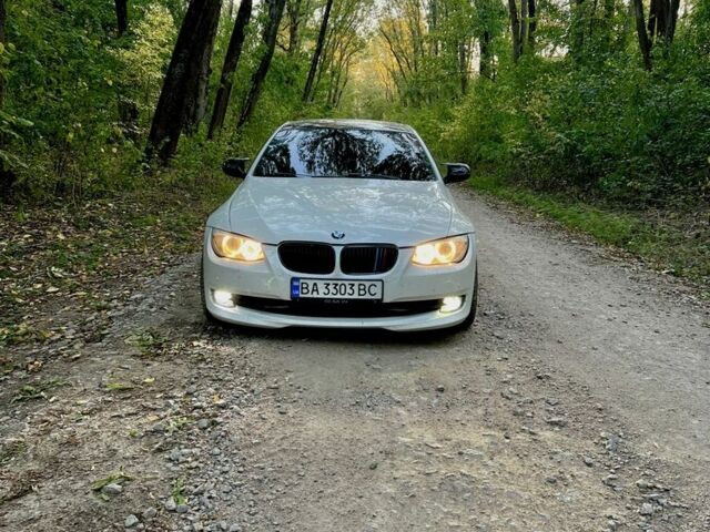 Белый БМВ 3 Серия, объемом двигателя 3 л и пробегом 157 тыс. км за 9800 $, фото 1 на Automoto.ua