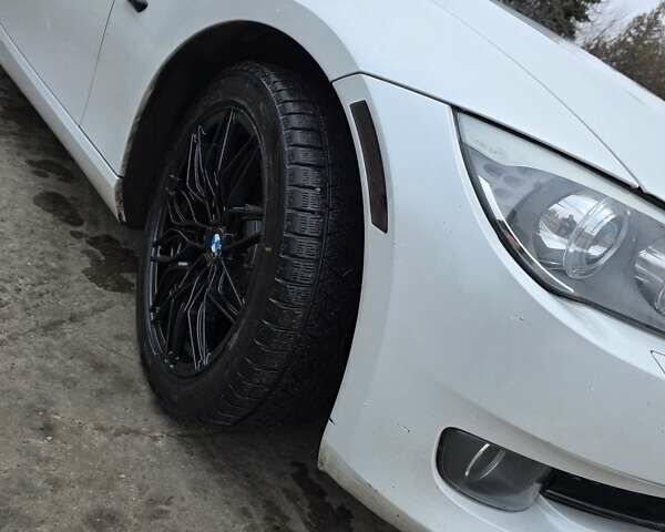 Белый БМВ 3 Серия, объемом двигателя 3 л и пробегом 111 тыс. км за 13600 $, фото 17 на Automoto.ua